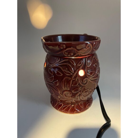 Scentsy Plug-In Wax Warmer Burgundy Floral Design 25W Electric Melter 2010 - Picture 5 of 5